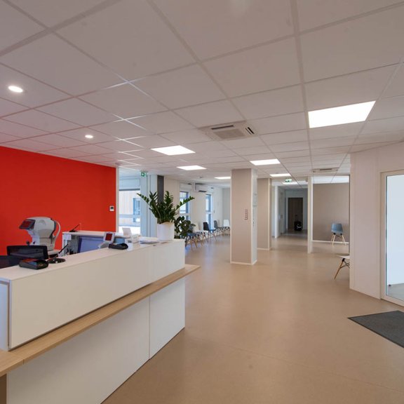 salle d’accueil du centre ophtalmologique modulaire ALGECO® de Bromont-Lamothe (63230)