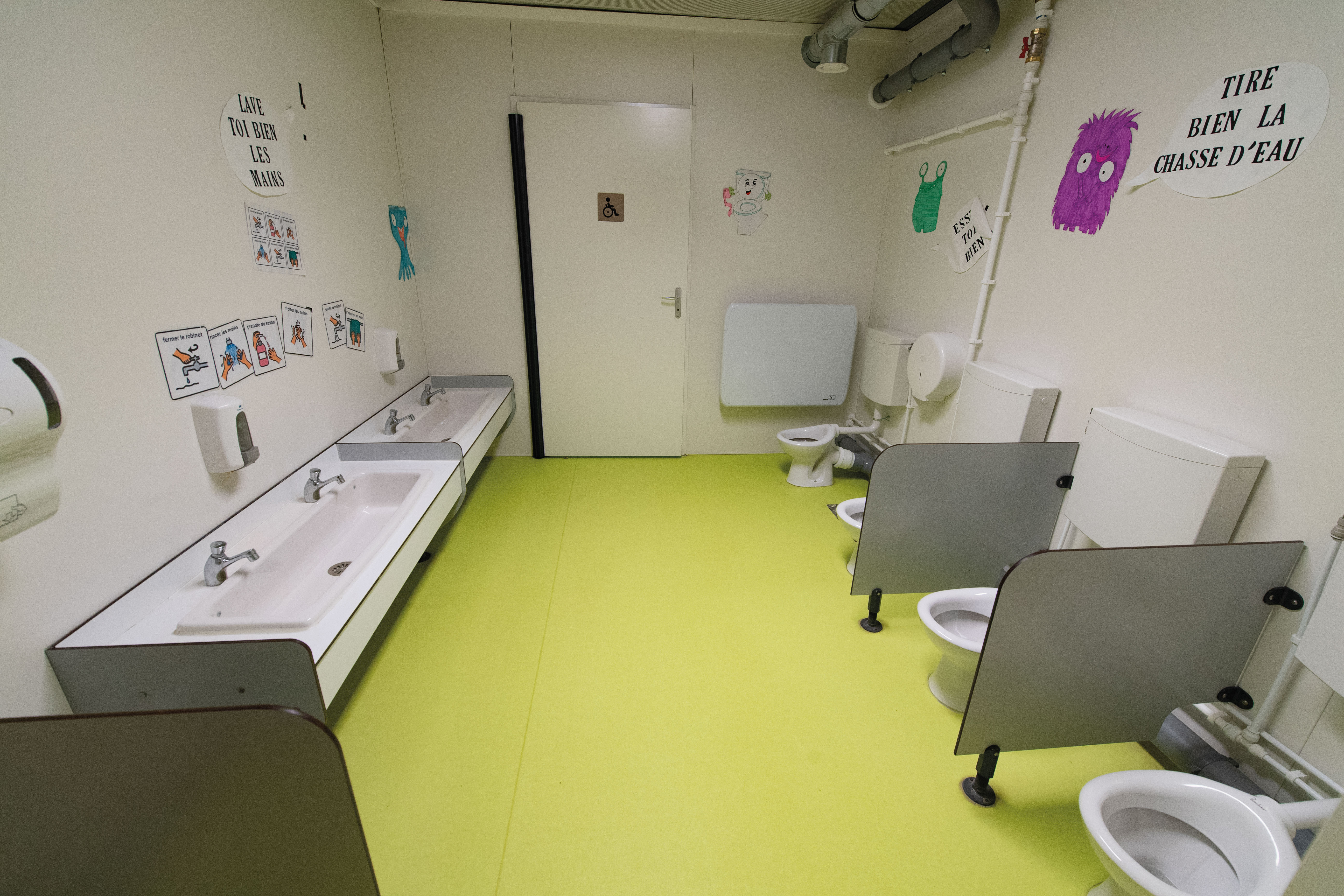 Sanitaires-ecole-Pierrefitte