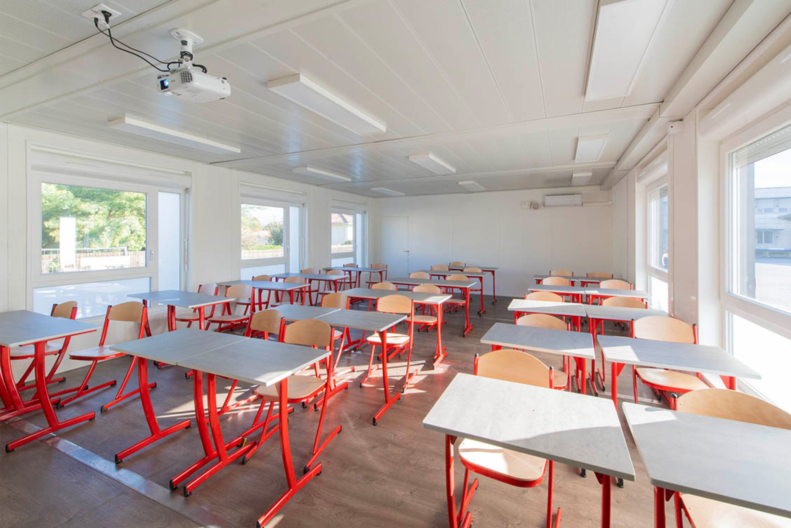 Intérieur de salle de classe modulaire Algeco