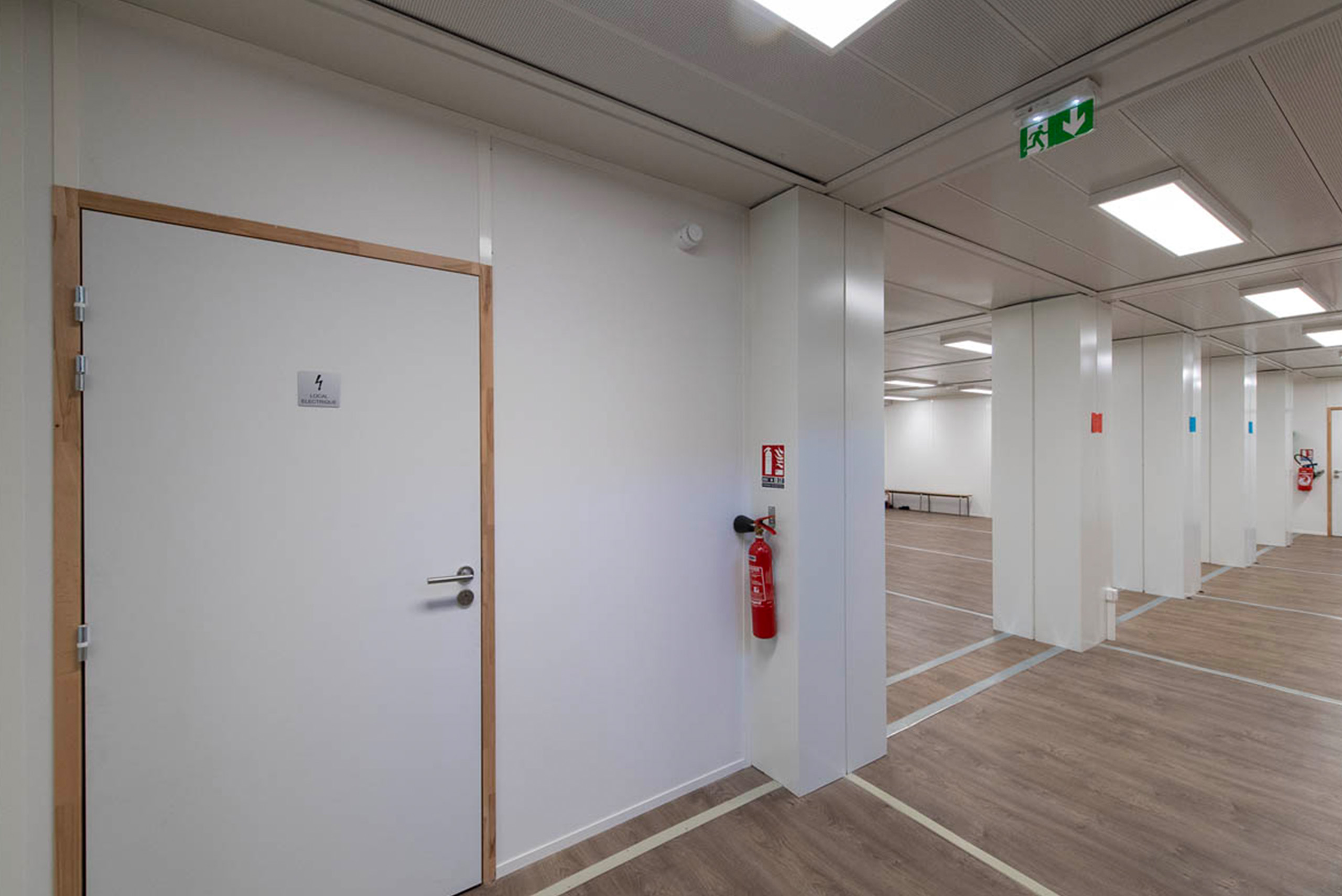 Hall de l’école modulaire ALGECO® Malartic (Gradignan, Bordeaux)