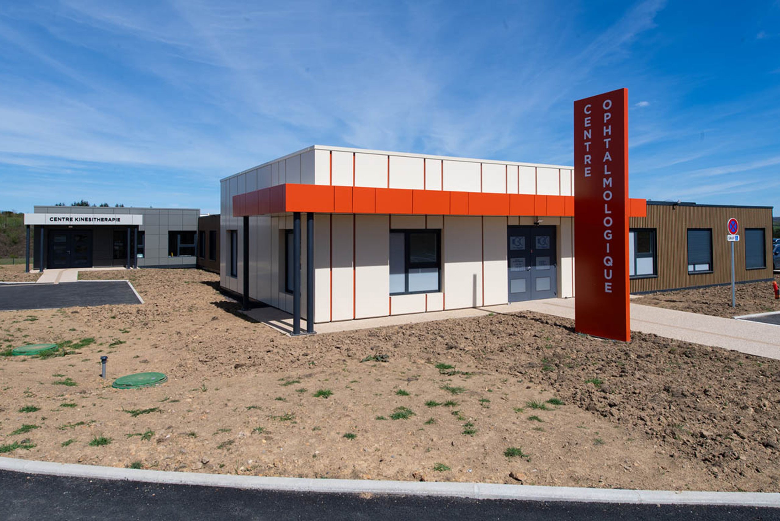 centre ophtalmologique modulaire moderne ALGECO® de Bromont-Lamothe (63230)