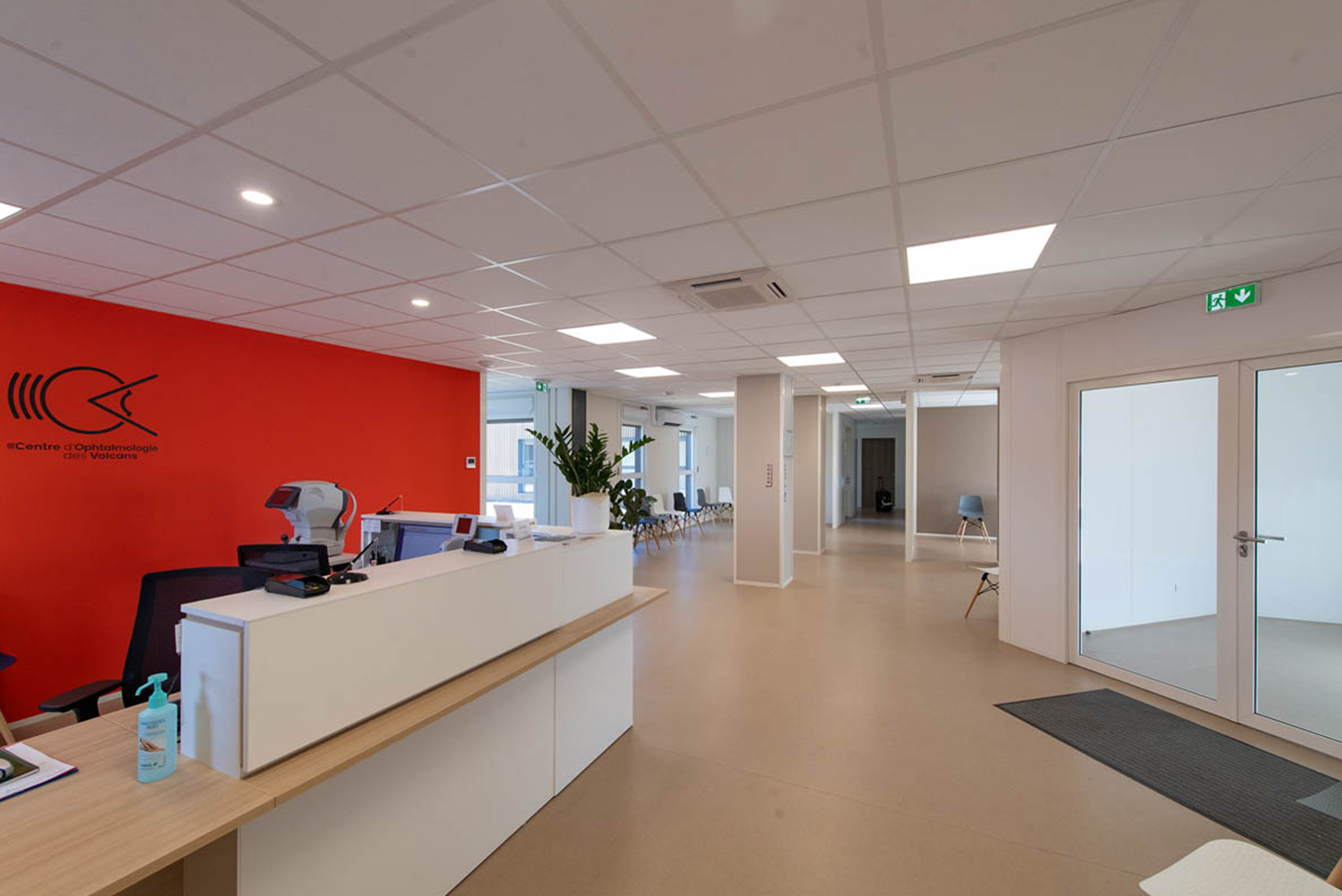 salle d’accueil du centre ophtalmologique modulaire ALGECO® de Bromont-Lamothe (63230)
