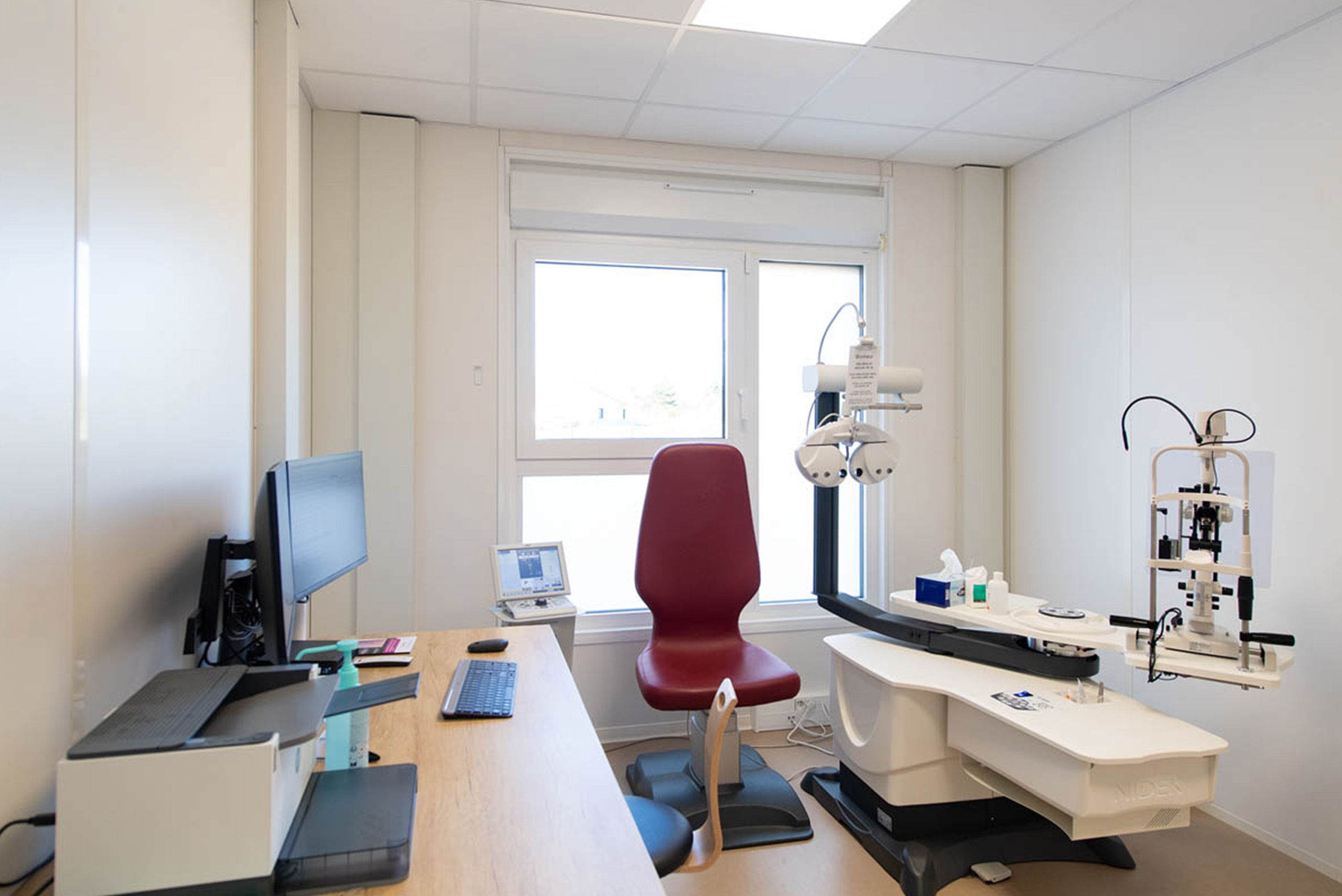 salle d'examen de cabinet d'ophtalmologie modulaire ALGECO® de Bromont-Lamothe (63230)
