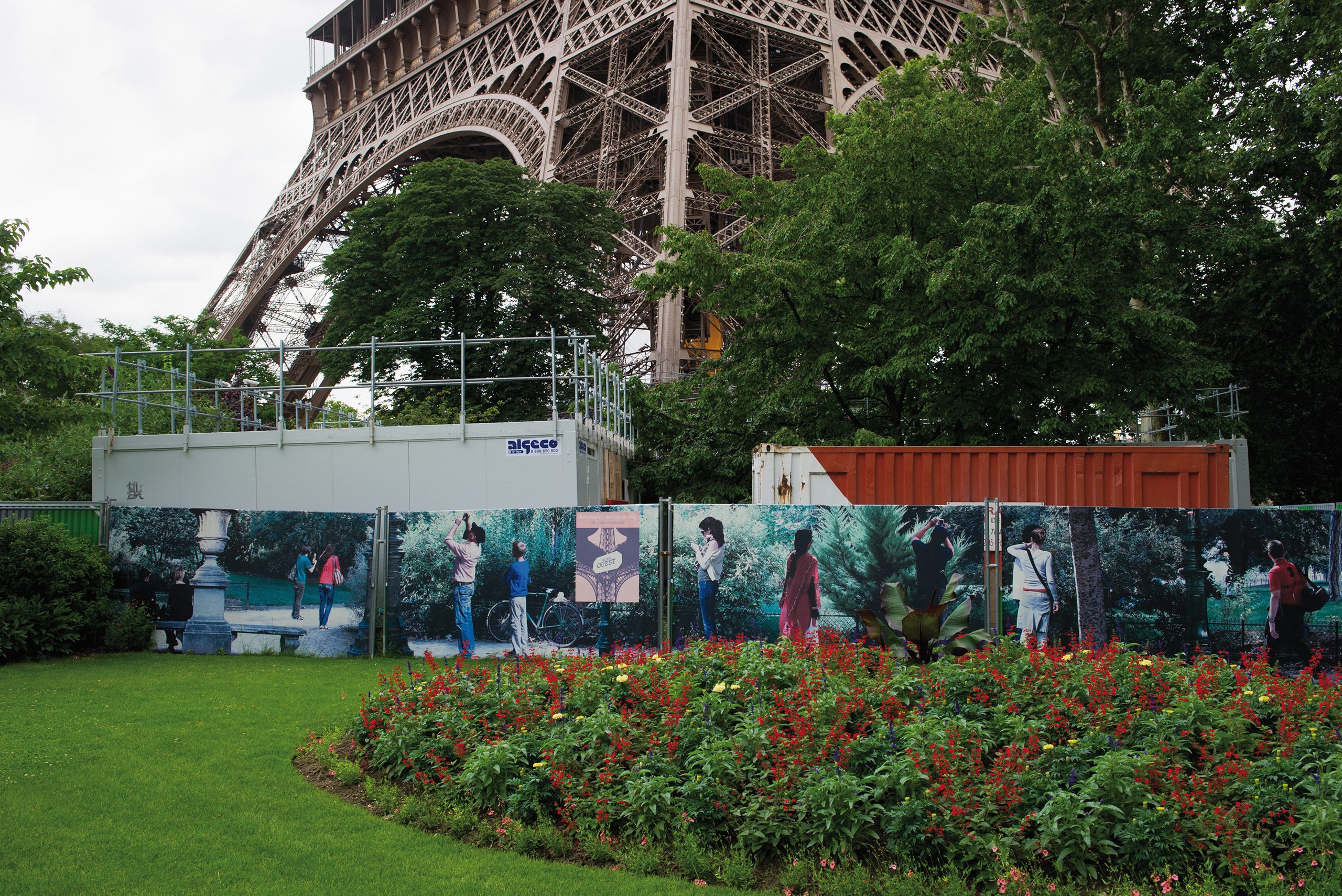 Chantier de construction modulaire ALGECO® près de la Tour Eiffel