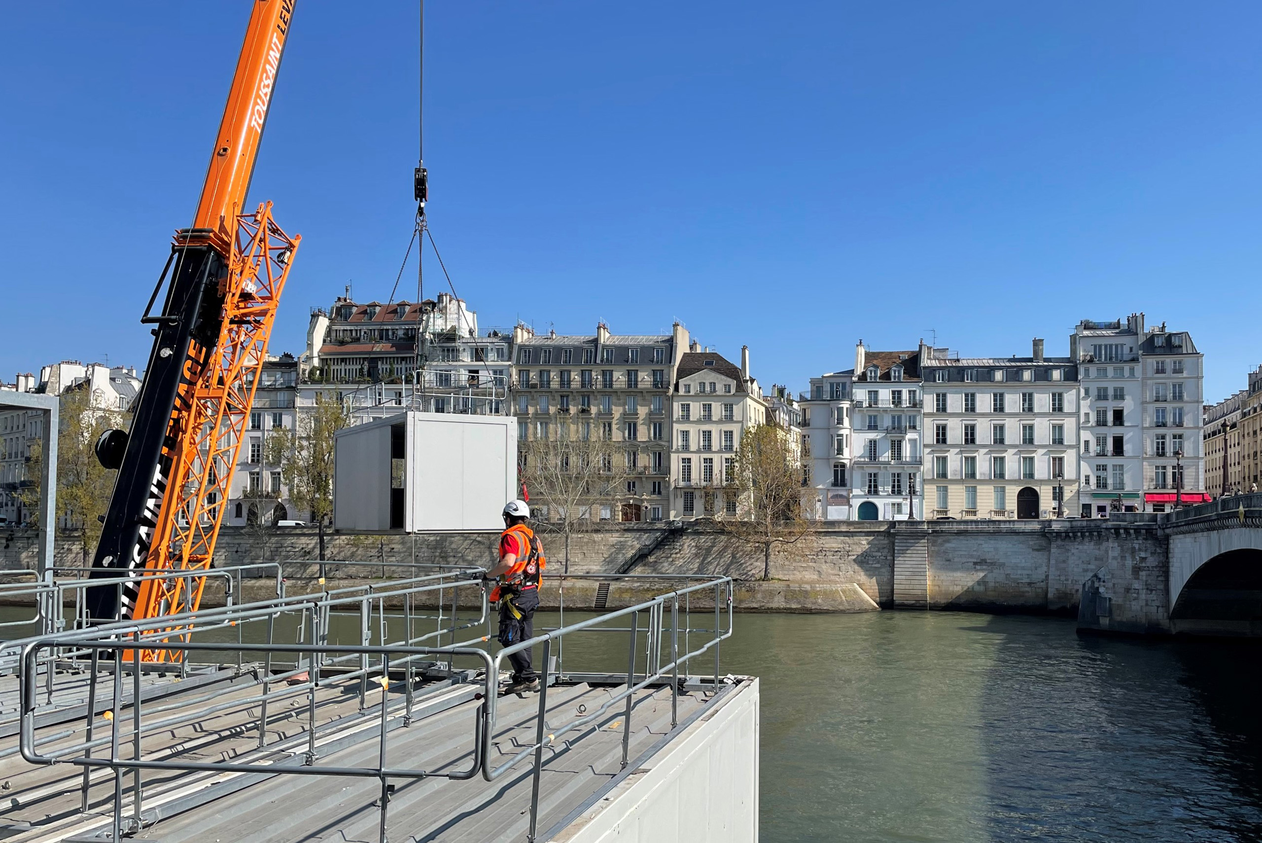 Installation modulaire ALGECO® au bord de la Seine à Paris
