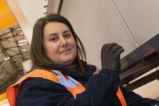 Tiffany Vadot, technicienne Qualité pour Algeco
