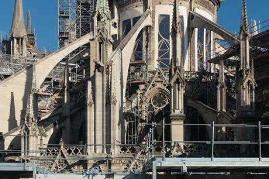 Bases vies Algeco la restauration de Notre-Dame de Paris