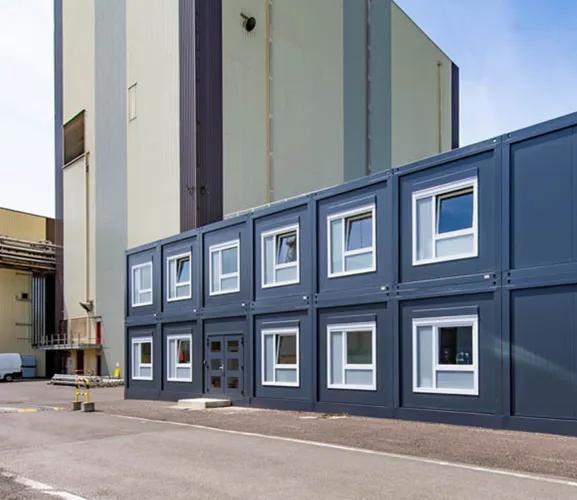 Bureaux modulaires ALGECO® Progress 2 au pied de l'usine EUROSERUM à Port-sur-Saône