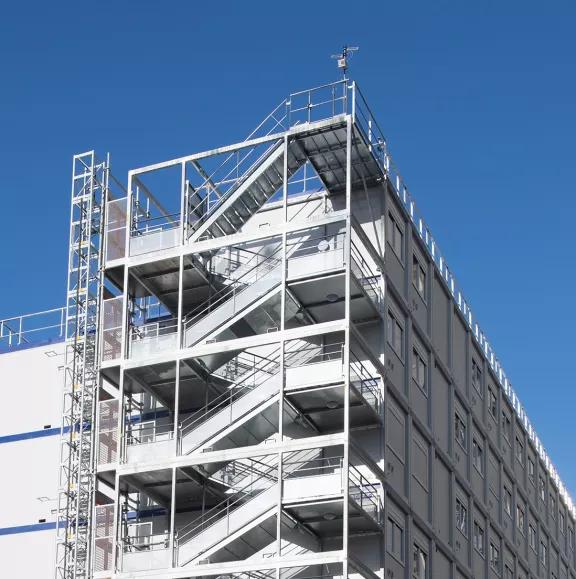 ESCALIERS CAGE BASE VIE