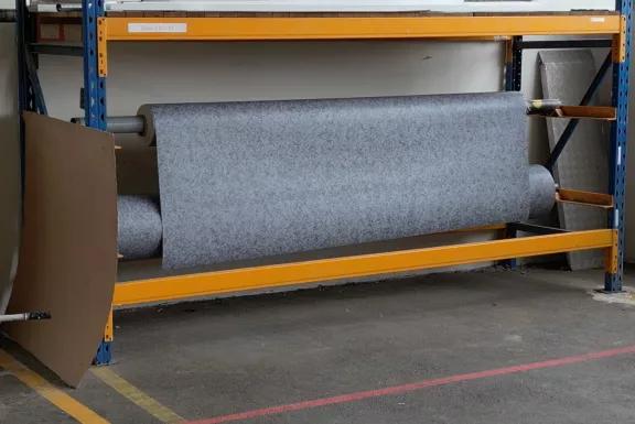 Rouleau de matériau pour construction modulaire chez Algeco