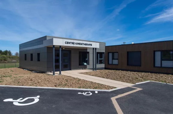 centres ophtalmologique et de kinésithérapie modulaires modernes ALGECO® de Bromont-Lamothe (63230)