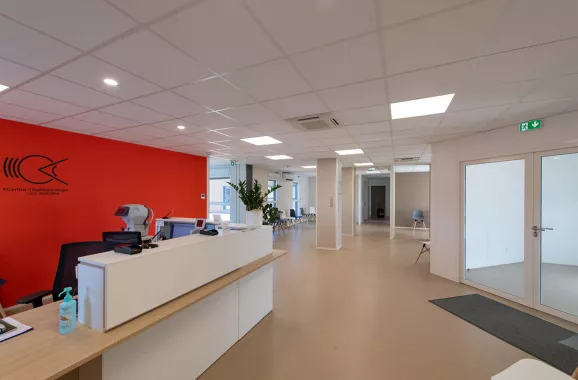 salle d’accueil du centre ophtalmologique modulaire ALGECO® de Bromont-Lamothe (63230)