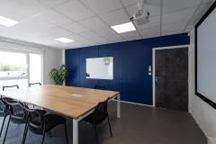 Salle de réunion modulaire Algeco avec rétroprojecteur